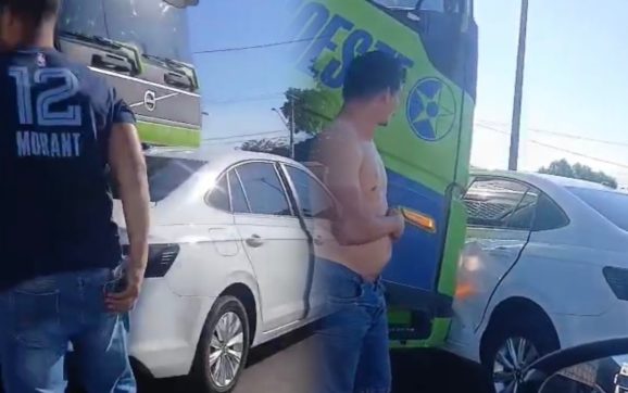 Carro é arrastado por cerca de 60 metros por carreta bitrem e motorista escapa de tragédia em Rondonópolis; vídeo