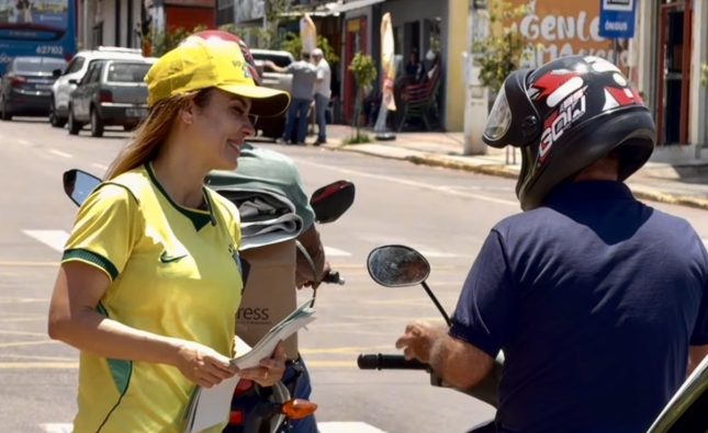 Direita de verdade: Vereadora Kalynka vai às ruas reforçar apoio a Flávio Bolsonaro em Rondonópolis