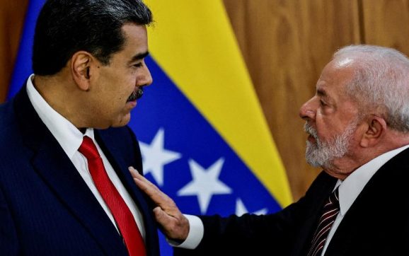 Empresa fantasma que trabalhou para Maduro gastou até R$2 milhões em anúncios contra Flávio