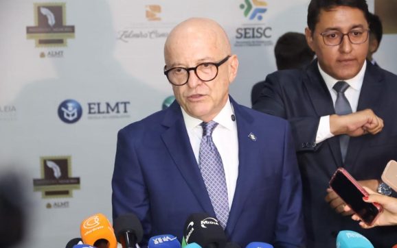 Governo de MT revisa despesas e prepara enxugamento da máquina