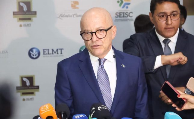 Governo de MT revisa despesas e prepara enxugamento da máquina