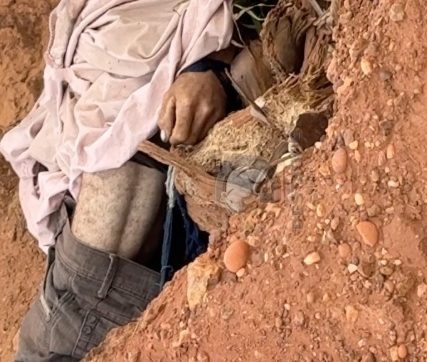 Homem é encontrado com mãos amarradas, calças abaixadas e sinais de tortura em MT; vídeo