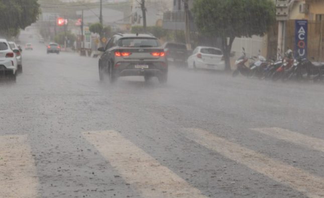 Inmet alerta para tempestade e risco de granizo em Rondonópolis