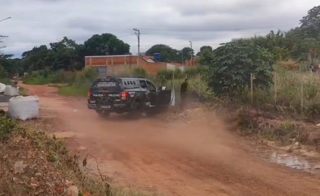 Jovem foge de abordagem durante ocupação irregular e acaba baleado em MT; vídeo mostra tudo