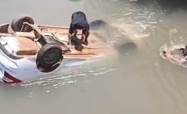 Mãe e bebê são resgatadas após carro despencar de ponte; criança parou no Hospital Regional