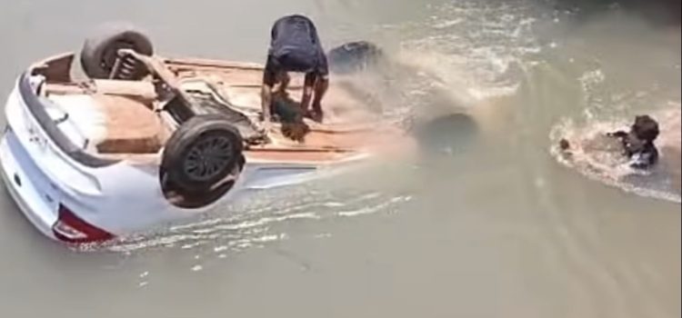 Mãe e bebê são resgatadas após carro despencar de ponte; criança parou no Hospital Regional