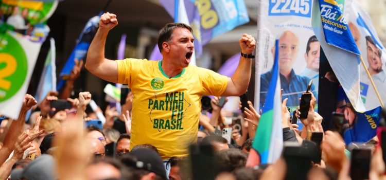 Mercado reage à vitória de Flávio no 1º turno