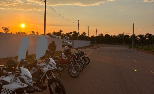 Motociclista amostradinho sem CNH faz manobras perigosas e acaba a pé em Rondonópolis