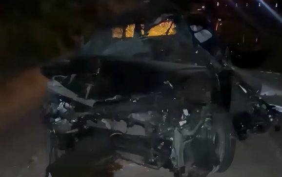 Motorista de Corolla morre após colidir em carreta tombada na BR-163 em Rondonópolis; vídeo