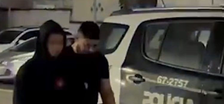 Mulher é presa após envenenar, decapitar e esquartejar companheiro; filho encontra restos mortais; vídeo