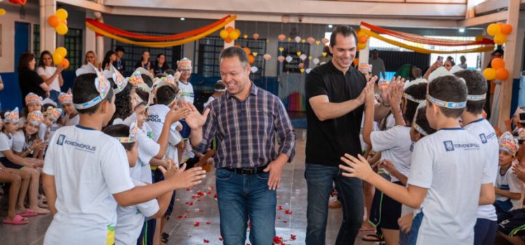 Na gestão Cláudio Ferreira, alunos da rede municipal têm até lasanha no cardápio escolar em Rondonópolis