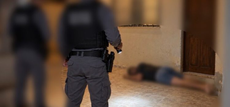 Nas ruas e nas drogas após término, homem invade casa da ex causa pânico em Rondonópolis