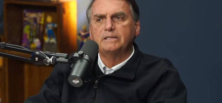 Nunes Marques pede parecer da PGR sobre ação para anular pena de Bolsonaro