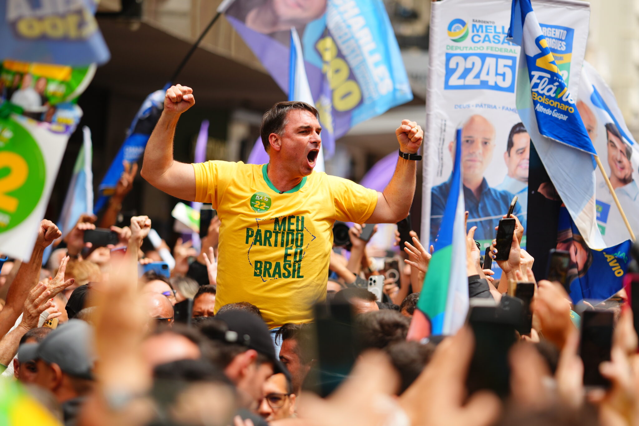 Pesquisa Gerp que mais acertou no 1º turno aponta Flávio Bolsonaro com 50% e Lula com 45%
