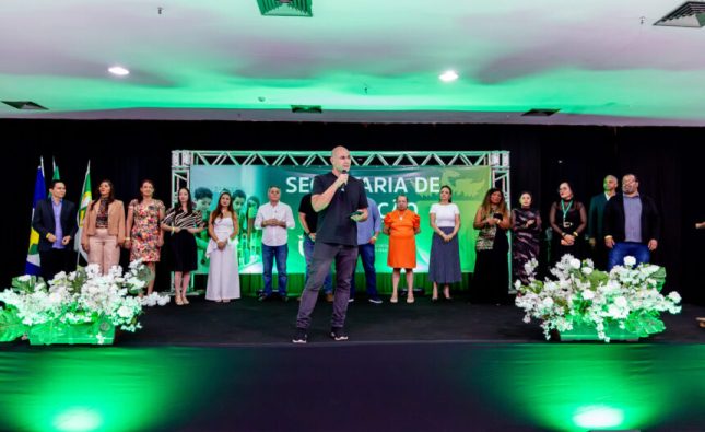 Prefeito anuncia 173 novos diretores e 195 coordenadores para a rede municipal de Cuiabá
