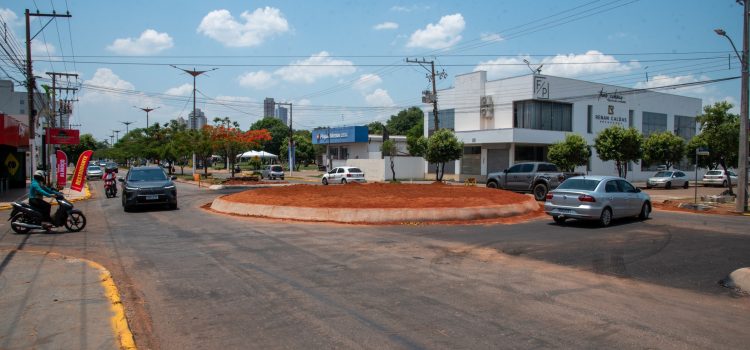 Prefeitura entrega nova rotatória na Lions facilitando acesso ao centro