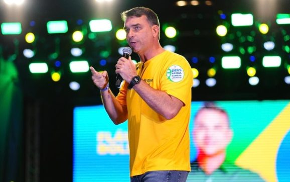 Veritá, que ‘cravou’ o 1º turno, mostra Flávio Bolsonaro com 51,1% dos votos válidos contra 48,9% de Lula